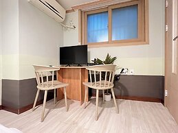 Jnineguesthouse