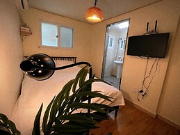 Jnineguesthouse