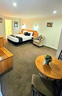 Hilltops Retreat Motor Inn