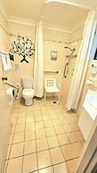 Hilltops Retreat Motor Inn