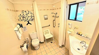 Hilltops Retreat Motor Inn