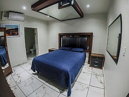 La frontera suites motel