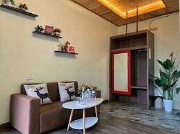 Alley House