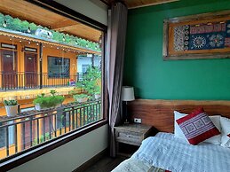 Alley House