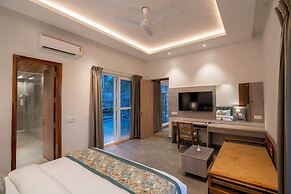 Evara Spa & Resort