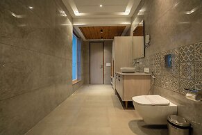 Evara Spa & Resort