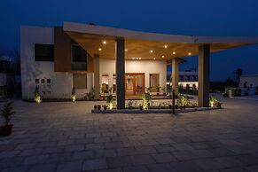 Evara Spa & Resort