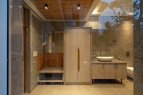 Evara Spa & Resort