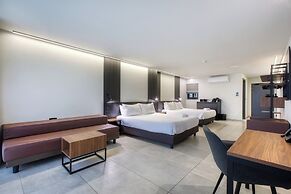 Onyx Hotel