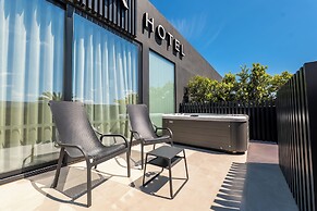 Onyx Hotel