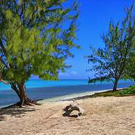 S4 BP Steps to Beach Entire Apartment