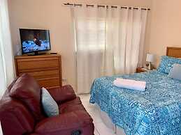S4 BP Steps to Beach Entire Apartment