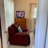 S4 BP Steps to Beach Entire Apartment