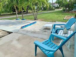 S4 BP Steps to Beach Entire Apartment