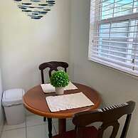 S4 BP Steps to Beach Entire Apartment