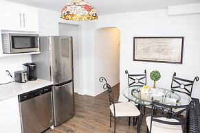 Fully Private 3 Bdrm Suite - The Winchester