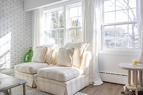 Fully Private 3 Bdrm Suite - The Winchester