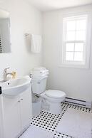 Fully Private 3 Bdrm Suite - The Winchester