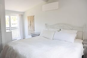 Fully Private 3 Bdrm Suite - The Winchester