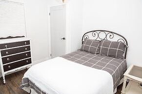 Fully Private 3 Bdrm Suite - The Winchester