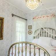 Luxury Waterfront Fairytale Home -carmen Elisabeth