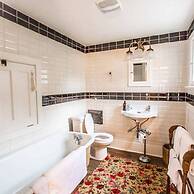 Luxury Waterfront Fairytale Home -carmen Elisabeth