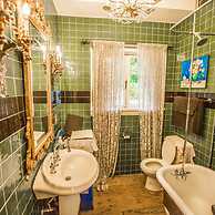 Luxury Waterfront Fairytale Home -carmen Elisabeth