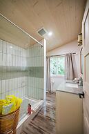 Bright Spacious Chalet on Lake Huron - Private
