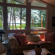 Bright Spacious Chalet on Lake Huron - Private