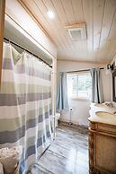 Bright Spacious Chalet on Lake Huron - Private