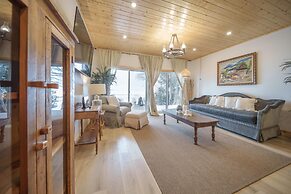 Luxury Lakefront Cottage - The Shining Star