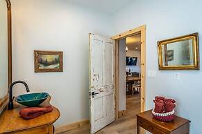 Luxury Lakefront Cottage - The Shining Star