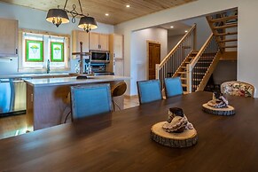 Luxury Lakefront Cottage - The Shining Star