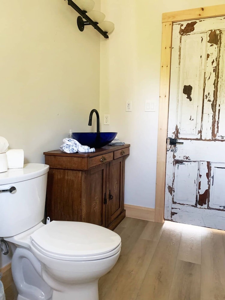 Luxury Lakefront Cottage - The Shining Star