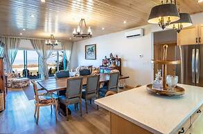 Luxury Lakefront Cottage - The Shining Star