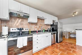 Private 2bdrm Unit With Ensuite Laundry - U5A