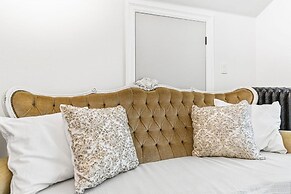 Private Apt Neardowntown Ideal for Long Stays U4