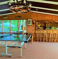 Retro Spacious Cottage - Somewhere in Time