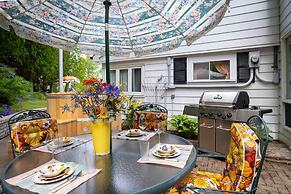 Retro Spacious Cottage - Somewhere in Time