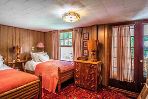 Retro Spacious Cottage - Somewhere in Time