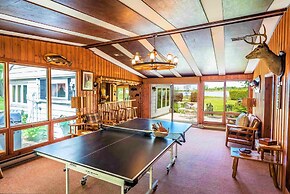 Retro Spacious Cottage - Somewhere in Time
