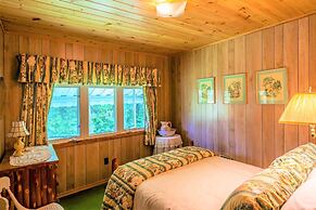 Retro Spacious Cottage - Somewhere in Time