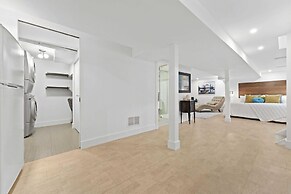 Specious Fully Private Studio apt With Laundry