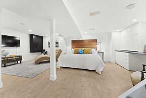 Specious Fully Private Studio apt With Laundry