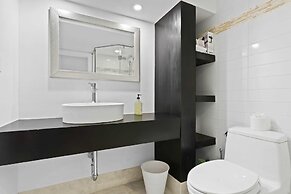 Specious Fully Private Studio apt With Laundry