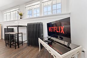 Private Studio Apartment in Burlington - U5
