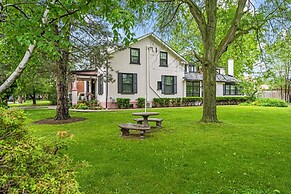 Private Studio Apartment in Burlington - U5