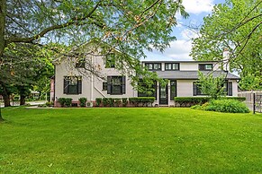Private Studio Apartment in Burlington - U5