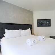 w Upscale 2BR Near Larcomar Miraflores