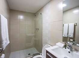 Modern 2BR In La Cresta